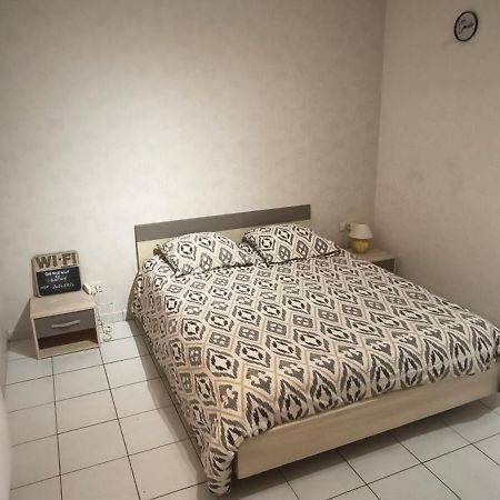 Appartamento Bienvenue En Gatine Le Retail Esterno foto